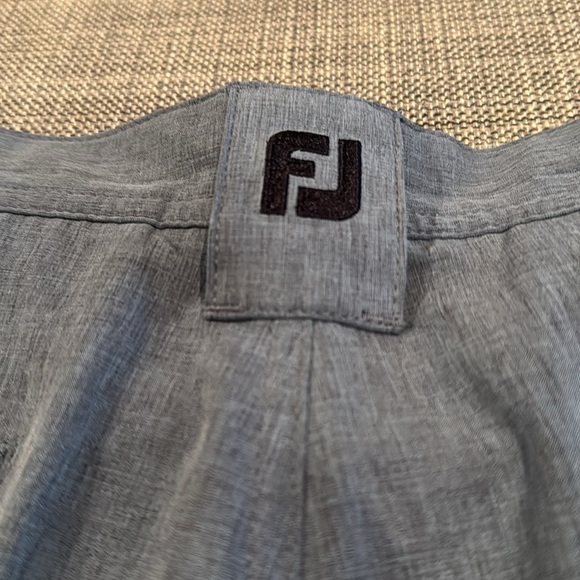 FootJoy 9” inseam lightweight shorts, 32”, heather blue - Picture 6 of 8